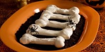 GrossHalloweenRecipes-Halloween-Meringue-Bones2