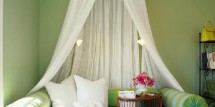 green-ceiling-headboard-m