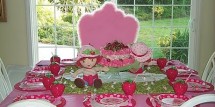 strawberry-shortcake-party-table-decorating-ideas