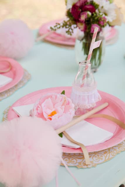 Ballerina Pink Tutu Party by Daisy from Leo & Bella! This DIY Birthday party is too perfectly pink for words! Pink Place Settings! Ballerina Pink Tutu Party by Daisy from Leo & Bella! This DIY Birthday party is too perfectly pink for words! Pink Place Settings!