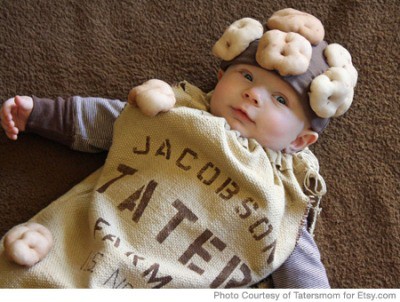 DIY Halloween Costume Ideas that are clever and easy! What an adorable Sack of Potatoes!! DIY Halloween Costume Ideas that are clever and easy! What an adorable Sack of Potatoes!!