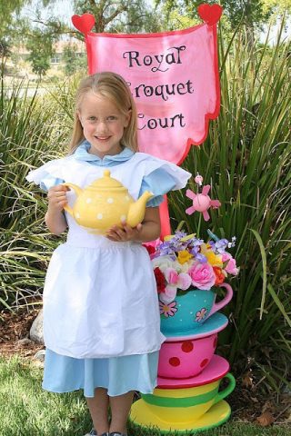 Alice in wonderland tea party sign