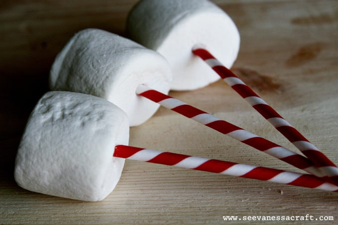 Marshmallow Snowman Pops featured on Design Dazzle.