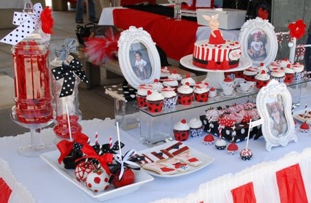 Olivia Birthday Party dessert table. Creative candy apples to die for!