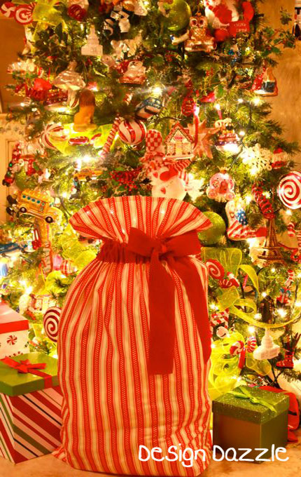 Can you believe Santa has never left wrapped Christmas gifts under the tree in our home? The reason? Santa Sacks! Kids leave the sacks empty on Christmas Eve and find them filled with gifts the next morning. Santa Sacks make for a great family tradition. #christmas #christmaskids #santasacks