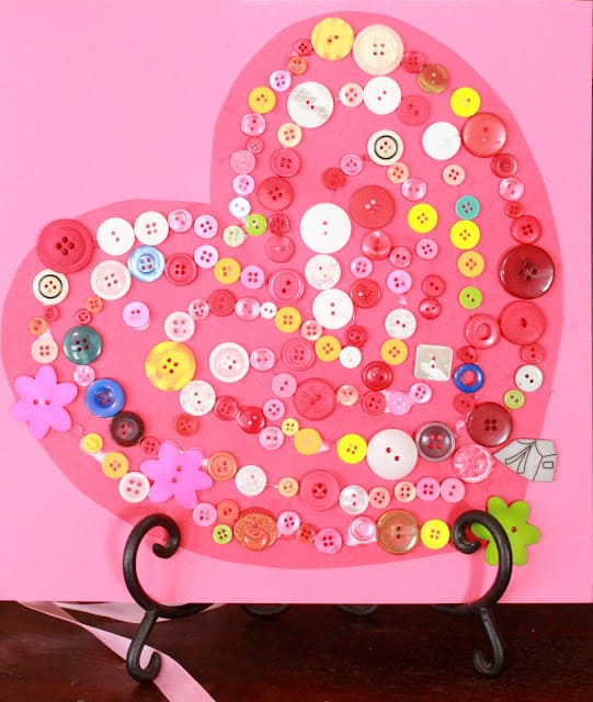 valentine's day crafts for kids - heart button