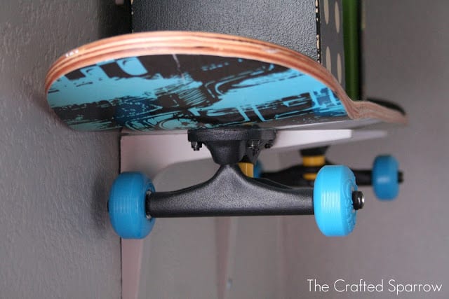 DIY kids room shelving made of skateboards