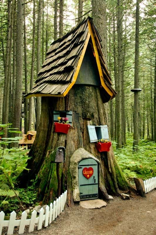 Amazing Playhouses & Treehouses -- Design Dazzle