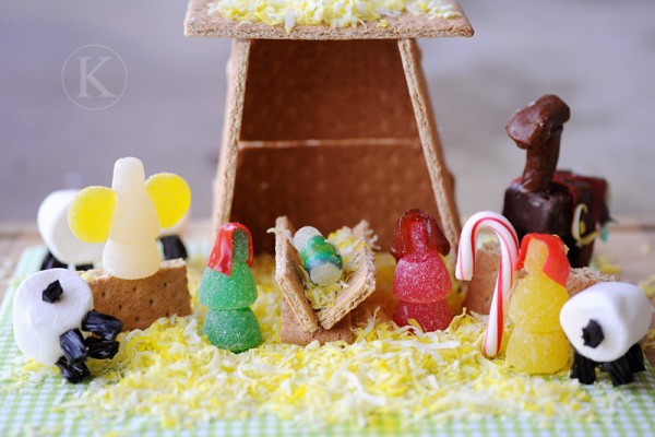 nativity made with candy graham crackers