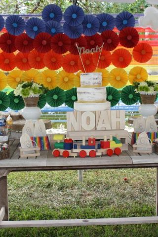 Noah's Ark 1st Birthday Party table