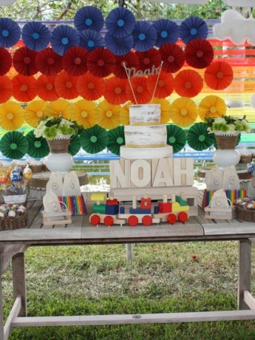 Noah's Ark 1st Birthday Party table