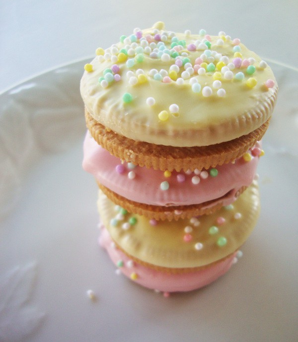 Chocolate Dipped Oreos