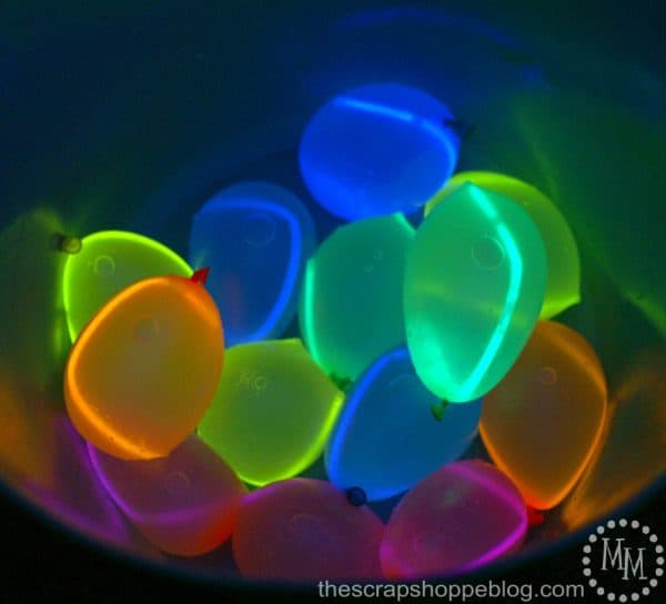 glow in the dark water balloons
