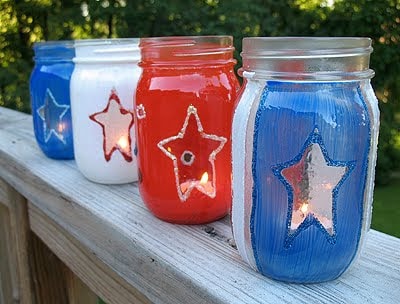 4th of July Crafts for kids! Red, white, and blue luminaries for kids to make!