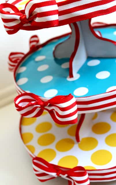 Dr. Seuss cardboard cupcake stand DIY