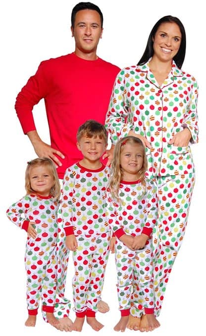 Family Traditions: An awesome family tradition for Christmas is to wear matching pajamas! Sharing lots of ideas for family PJs! #Christmastraditions #Christmaspajamas #matchingpajamas