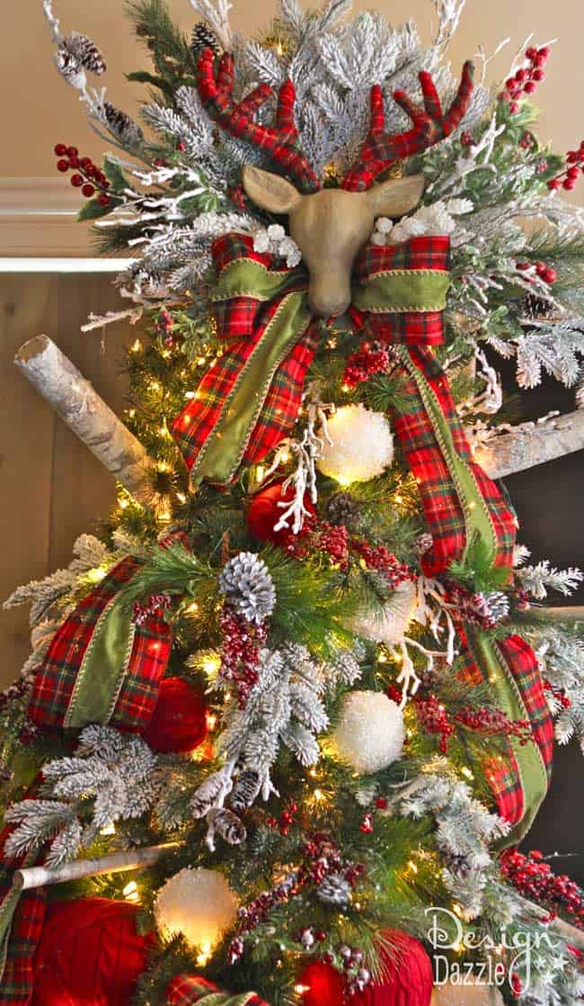 Christmas Decorating Tips & Hacks. Tree designed by Toni of Design Dazzle #christmastree #tagatree #dreamtree