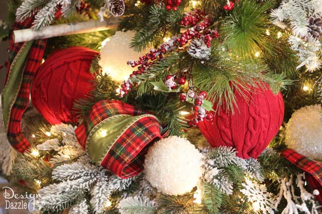 Christmas Decorating Tips & Hacks. Tree designed by Toni of Design Dazzle #christmastree #tagatree #dreamtree