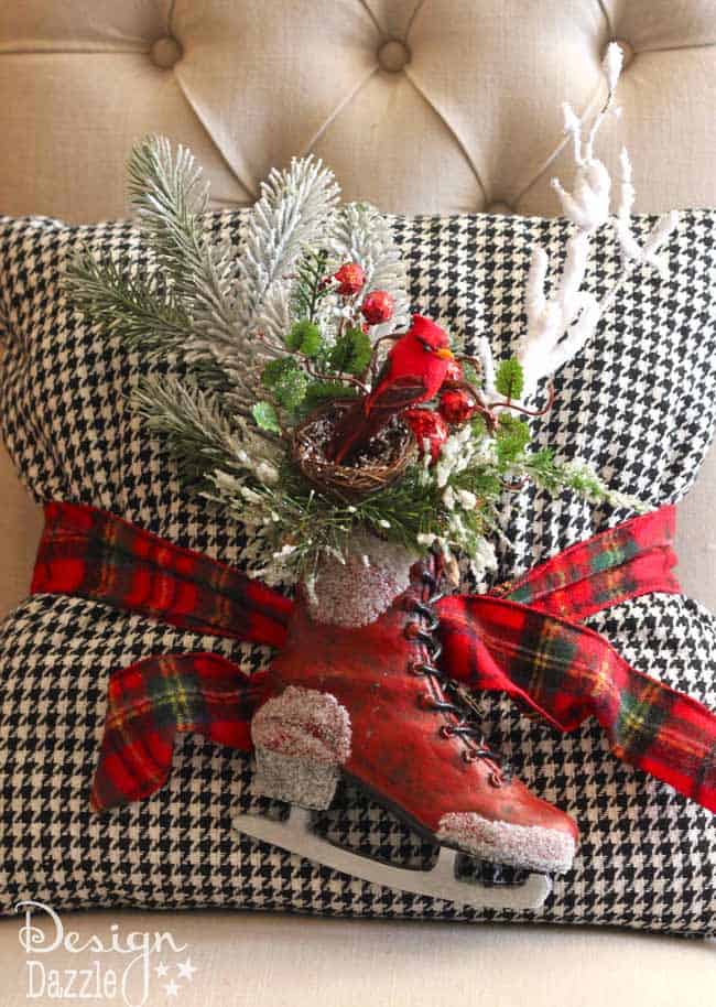 Santa's Cabin in the Woods Christmas Tree. Lots of easy DIY projects to create this rustic, plaid Christmas tree. | diy Christmas tree | Christmas tree decor ideas | how to decorate a Christmas tree | Christmas tree decorating tips | Christmas home decor | Christmas tree home decor || Design Dazzle #christmastree #christmastreedecor #christmasdecor