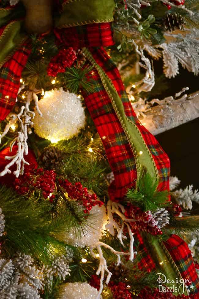Santa's Cabin in the Woods Christmas Tree. Lots of easy DIY projects to create this rustic, plaid Christmas tree. | diy Christmas tree | Christmas tree decor ideas | how to decorate a Christmas tree | Christmas tree decorating tips | Christmas home decor | Christmas tree home decor || Design Dazzle #christmastree #christmastreedecor #christmasdecor