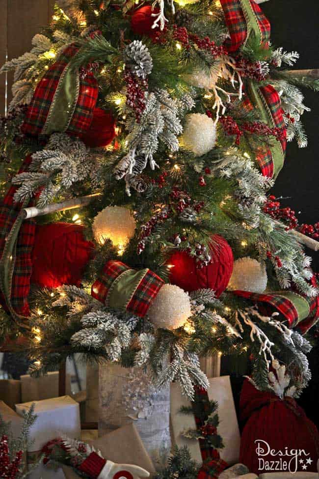 Santa's Cabin in the Woods Christmas Tree. Lots of easy DIY projects to create this rustic, plaid Christmas tree. | diy Christmas tree | Christmas tree decor ideas | how to decorate a Christmas tree | Christmas tree decorating tips | Christmas home decor | Christmas tree home decor || Design Dazzle #christmastree #christmastreedecor #christmasdecor