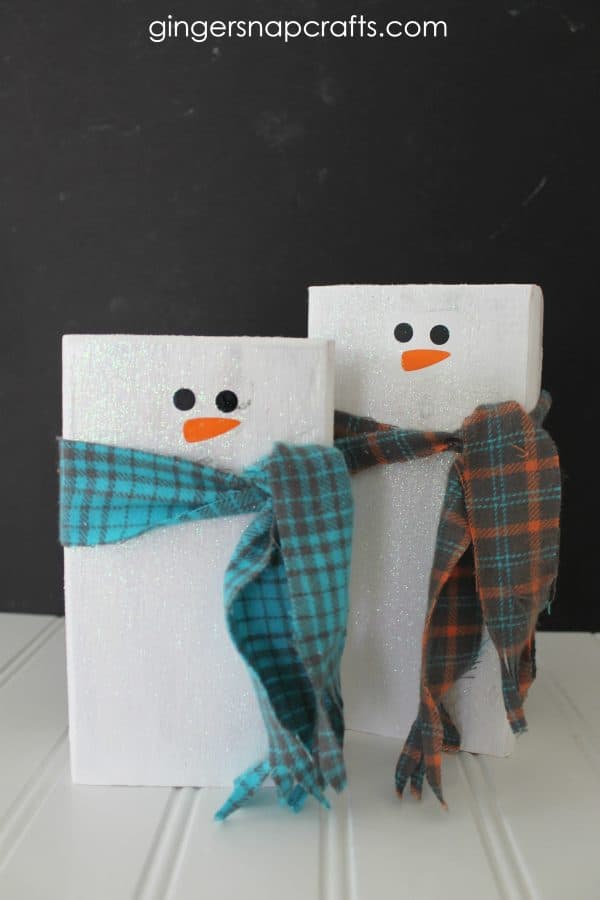 2x4 Snowmen Kids Craft Tutorial for Christmas Wonderful Series by GingerSnapCrafts.com #gingersnapcrafts #tutorial