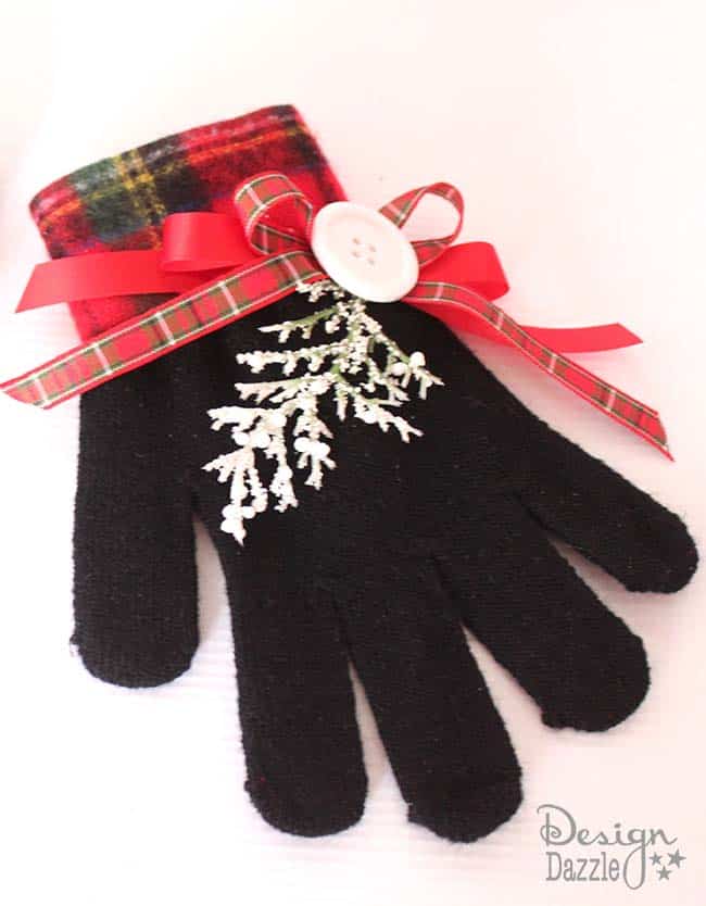 DIY Christmas Glove Ornament
