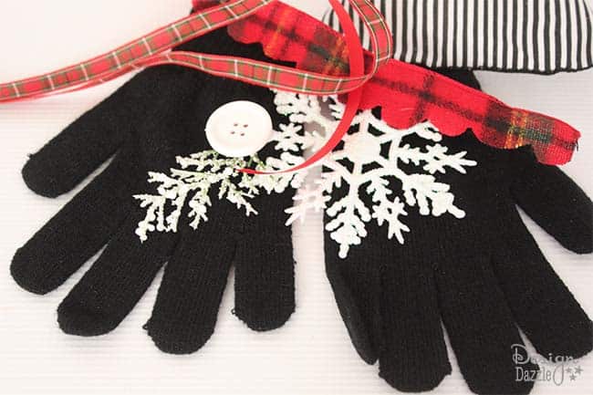 DIY Christmas Glove Ornament