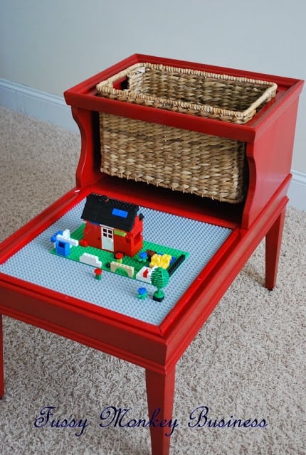 Fussy Monkey Business shows how to repurpose an old coffee table into a fun LEGO table! See more repurposing projects on Design Dazzle.