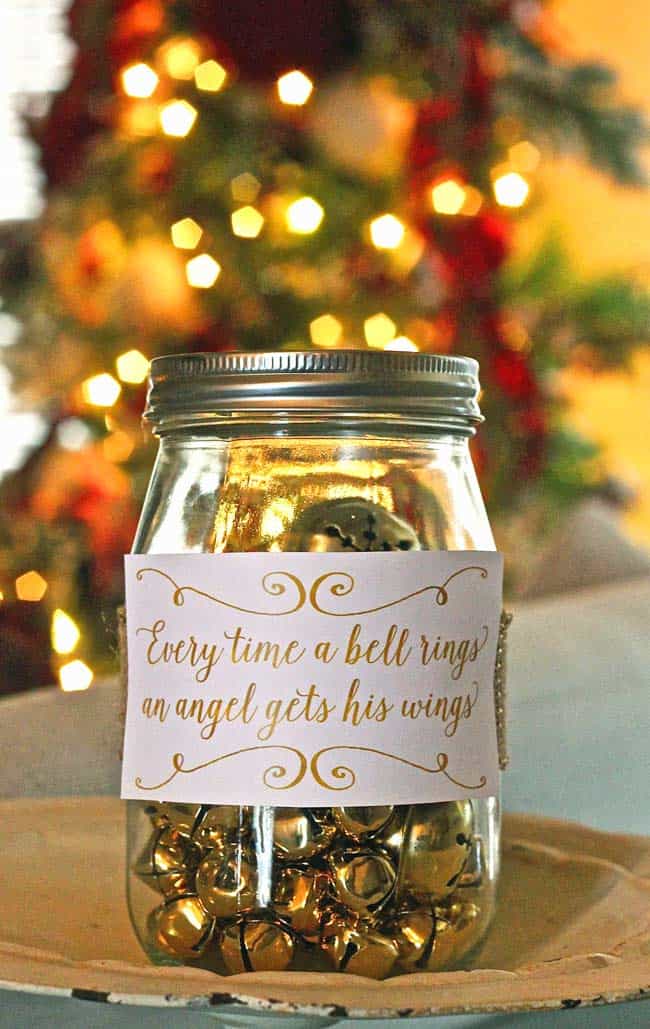 Service Jar Idea: Every Time a Bell Rings an Angel Gets His Wings! Each family member places a jingle bell in the jar every time they give service {help the angels get their wings!} Free printable. Design Dazzle