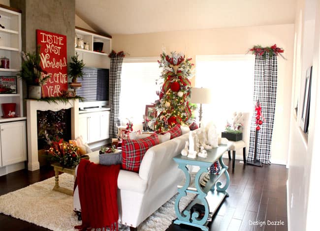 Christmas Home Tour wit some of my favorite decor! Check out all the DIY projects!