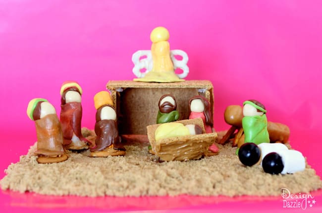 Family Holiday Ideas: Creating a Natvity Manger Scene with graham crackers and tootsie rolls. Design Dazzle