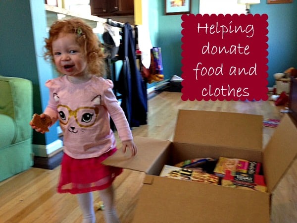 toddlers-helping-donate