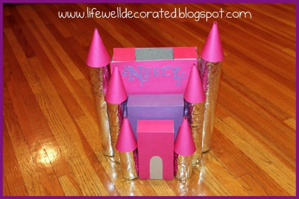 A cute princess castle Valentines box! Find cute ideas on Design Dazzle.