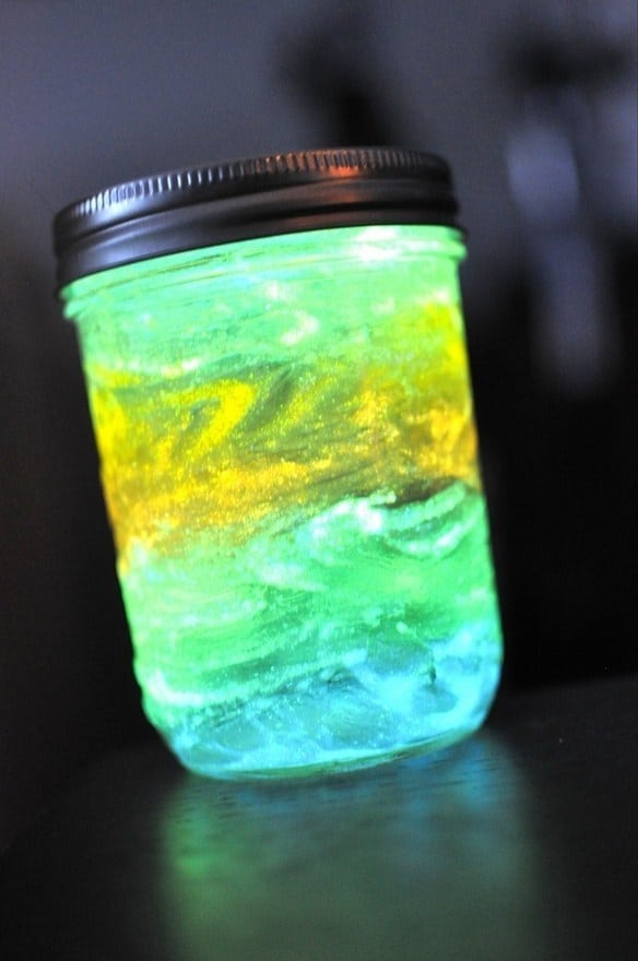 diy lanterns using glow paint and mason jars