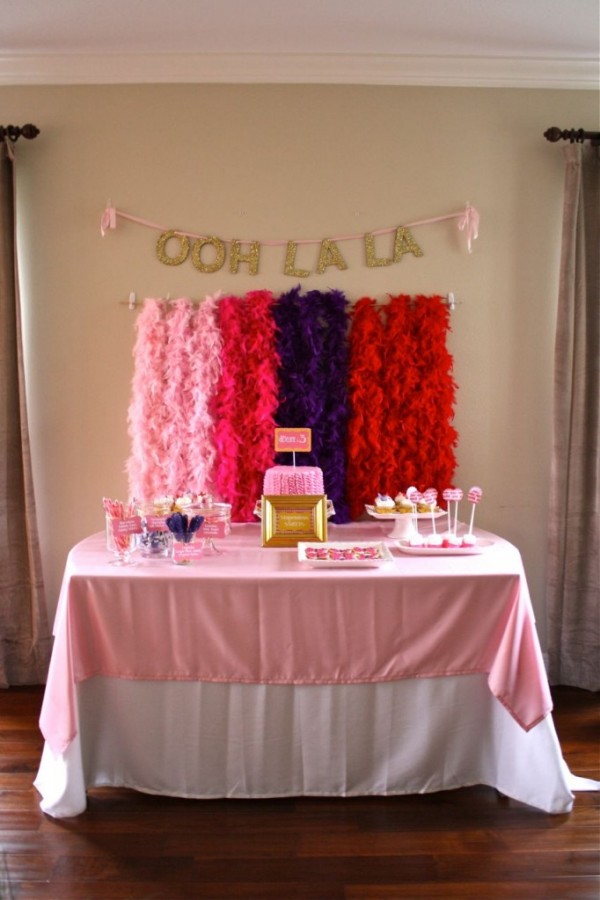 15+ Awesome DIY Party Backdrops