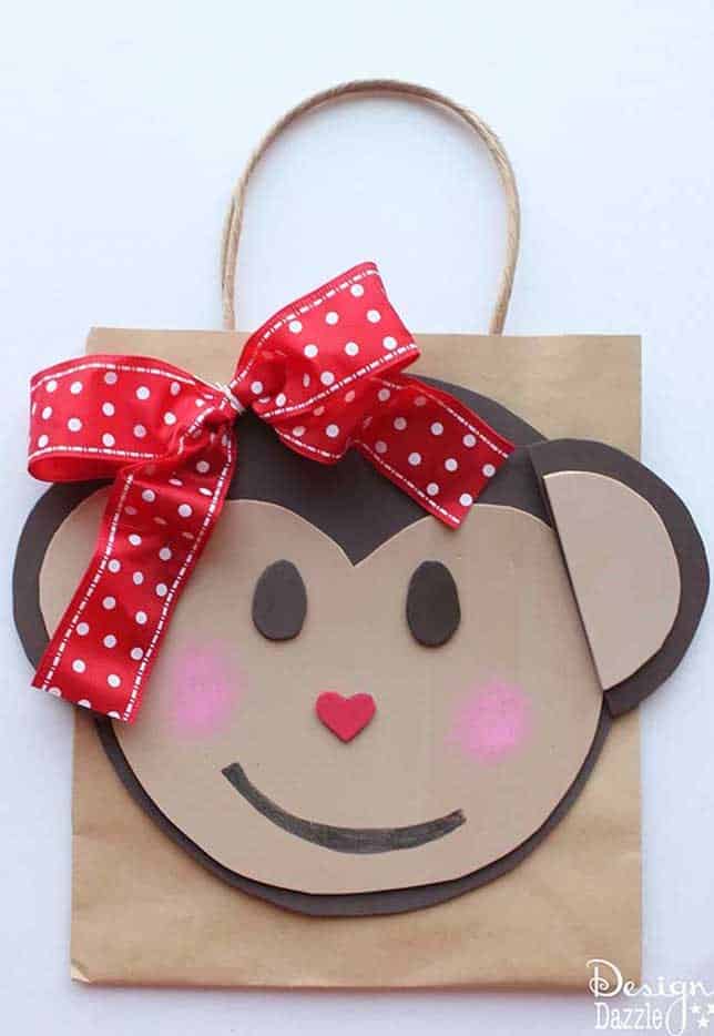 This monkey Valentine holder is equal parts simple and cute! Find the tutorial on Design Dazzle.