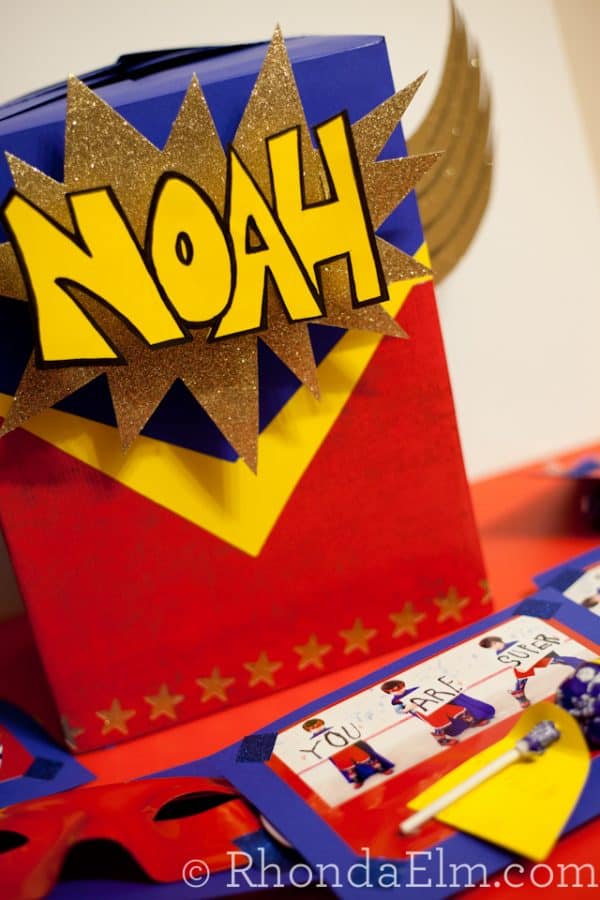 Superhero themed Valentine box! Find more fun ideas on Design Dazzle.