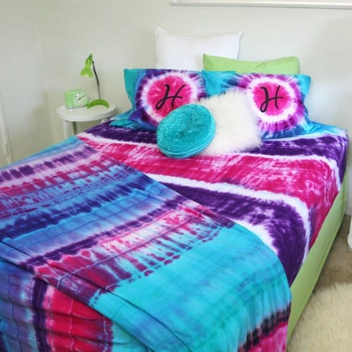 step-by-step instructions for tie dye bedding