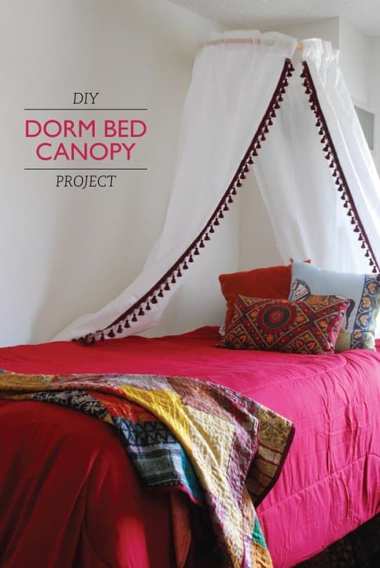 Love this DIY bed canopy in a fashionable dorm room!