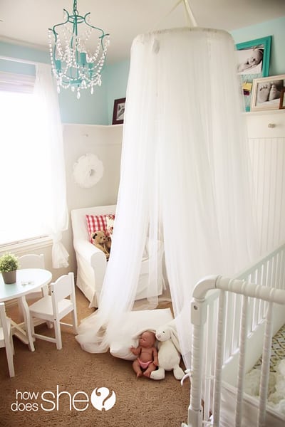 LOVE this diy bed canopy! What a fun addition to a playroom!