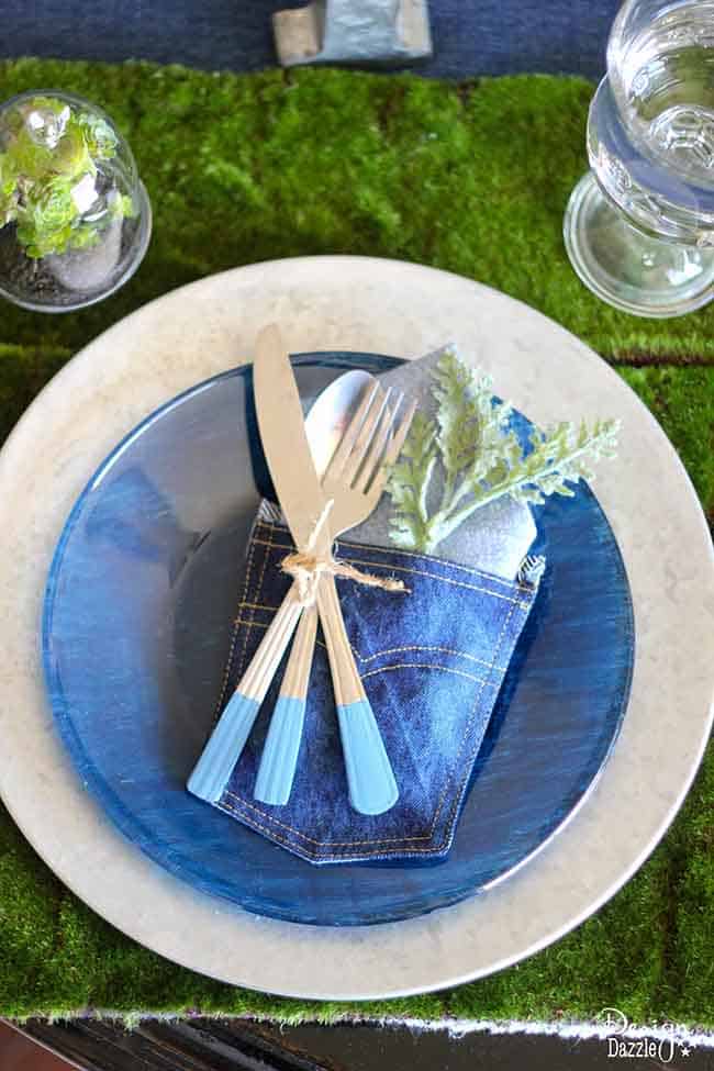 Make an awesome #denim #tablescape with this fun DIY on Design Dazzle!