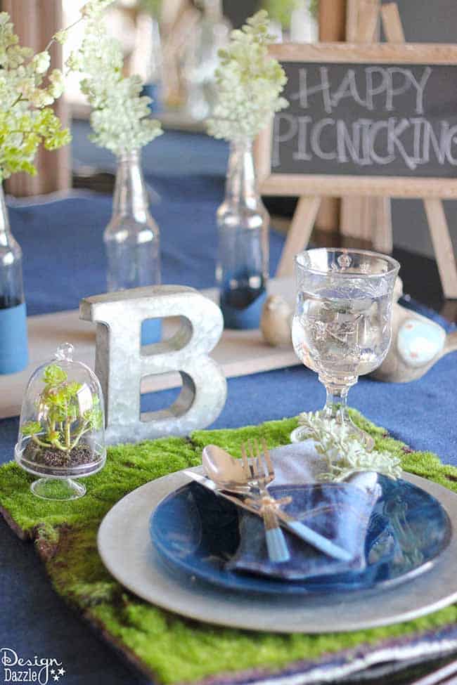 Check out my denim indoor picnic tablescape on Design Dazzle!