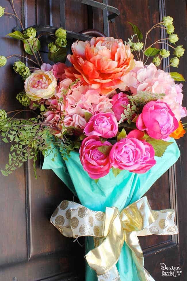 April showers bring May flowers! Make this fun spring decor on Design Dazzle.