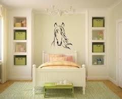 horse decal in a girls bedroom