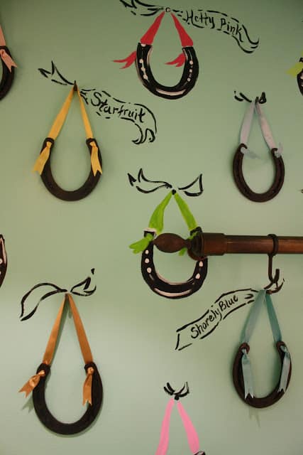 horse shoe wall decor - easier than a mural with a real WOW factor!