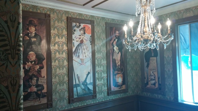 With some simple DIY ideas, you can create your own Haunted Mansion office! Check it out on Design Dazzle.