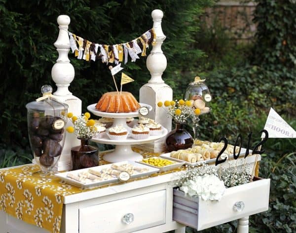 AH! I LOVE these graduation party ideas!