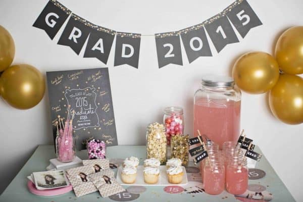 Love these graduation party ideas - this one is so stunning and fun!