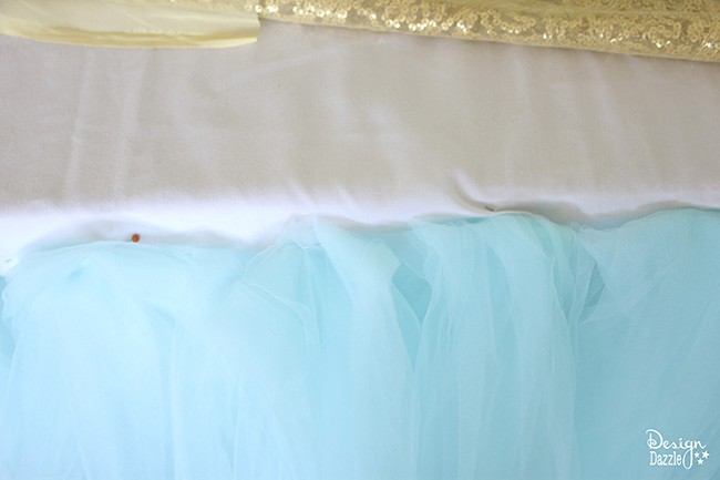 Create a super simple, super sweet tulle tablecloth on Design Dazzle!